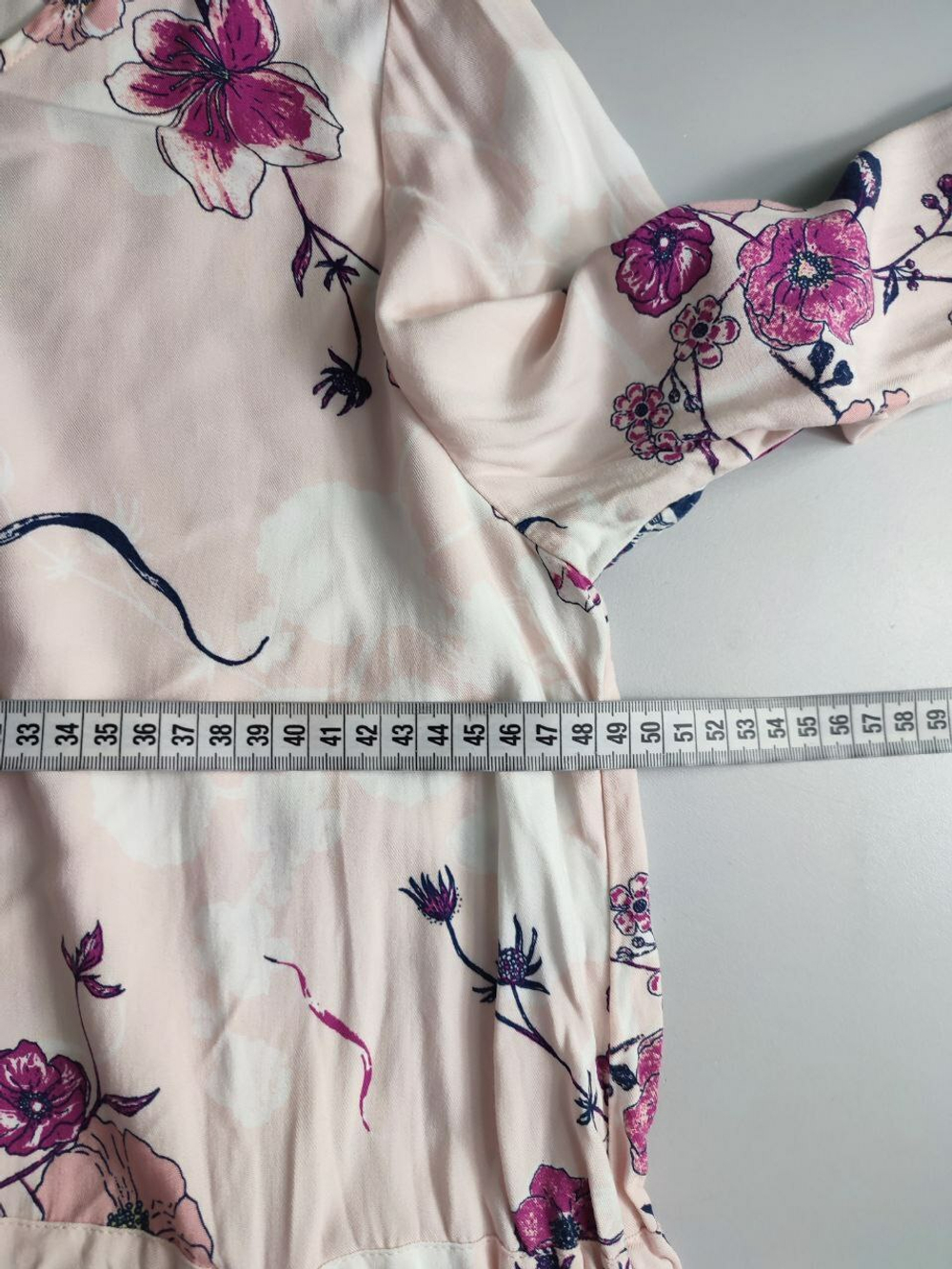 Джемпер Vila из вискозы с цветами 44-46 размер