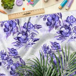 Ткань поплин фиолетовые цветы, нарисованные акварелью