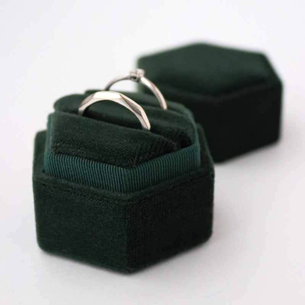 Подарочный футляр «Лариса Ивановна» для свадебных колец