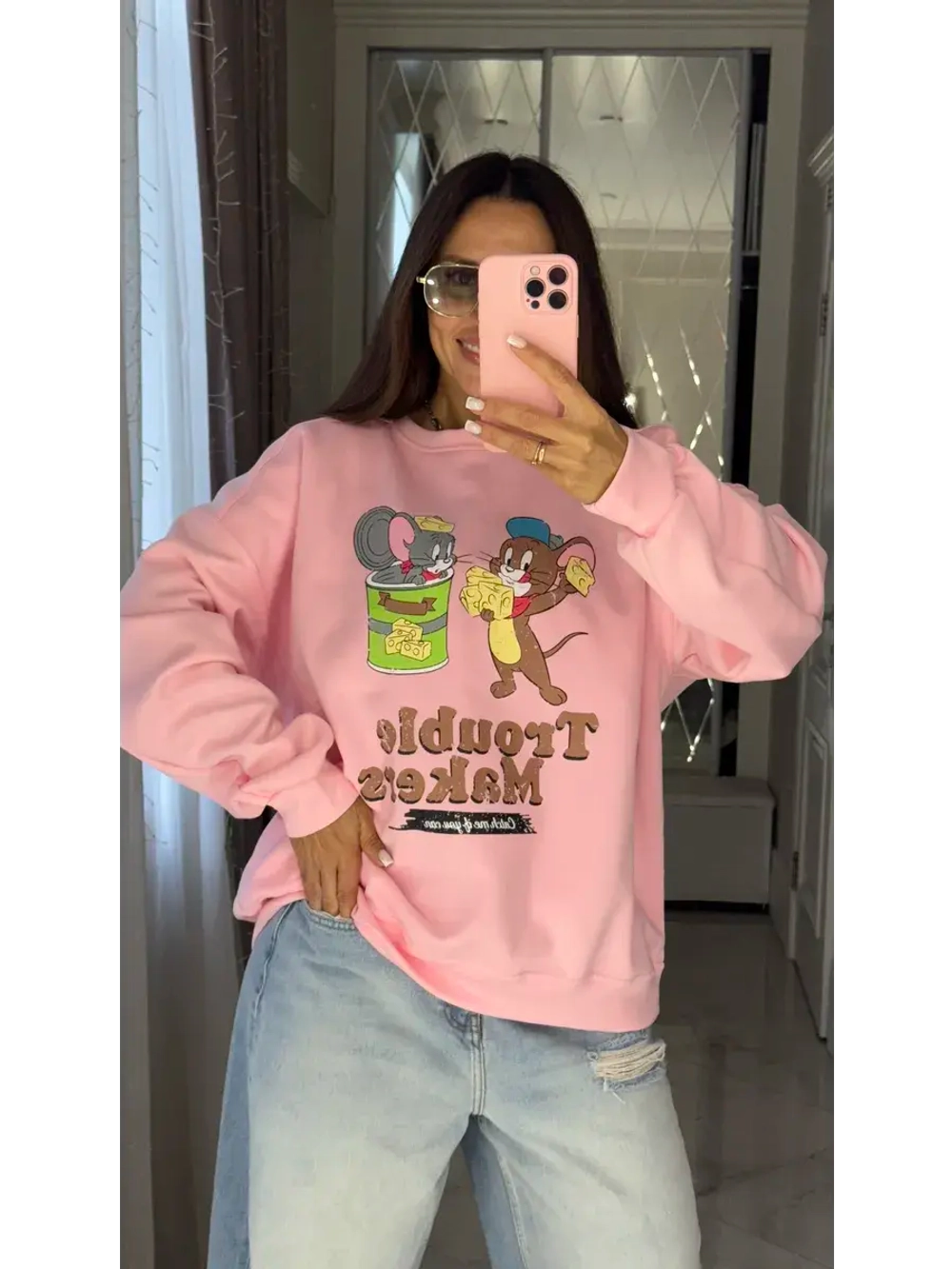 Свитшот женский с мультяшным принтом oversize