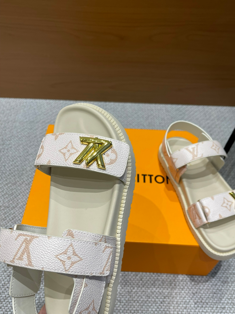 Louis Vuitton Sunset Comfort Flat Sandal