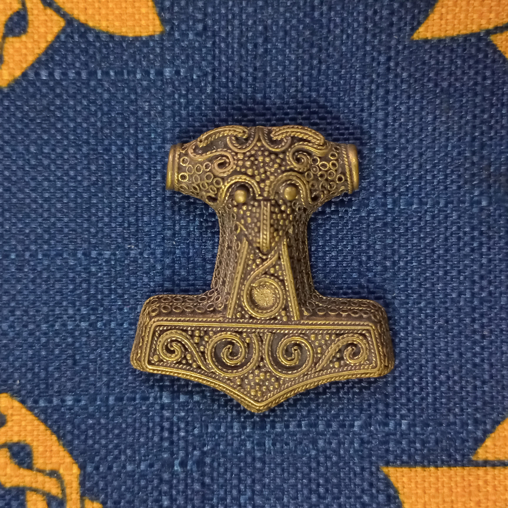 Мьёльнир.  о. Сконе 9-10 в.