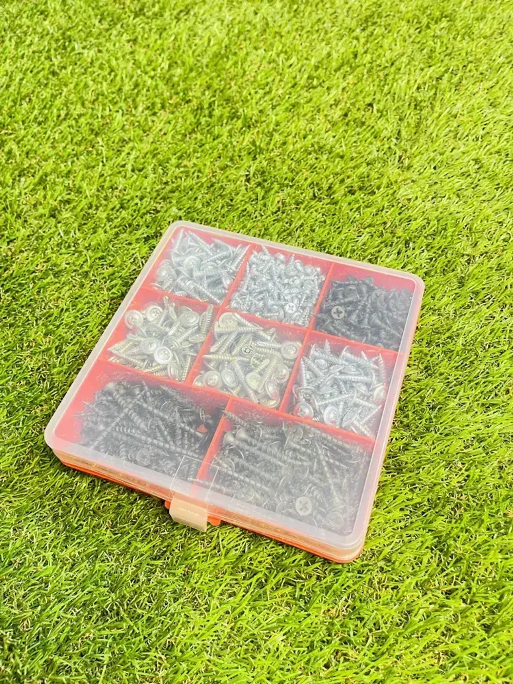 Набор саморезов (900)