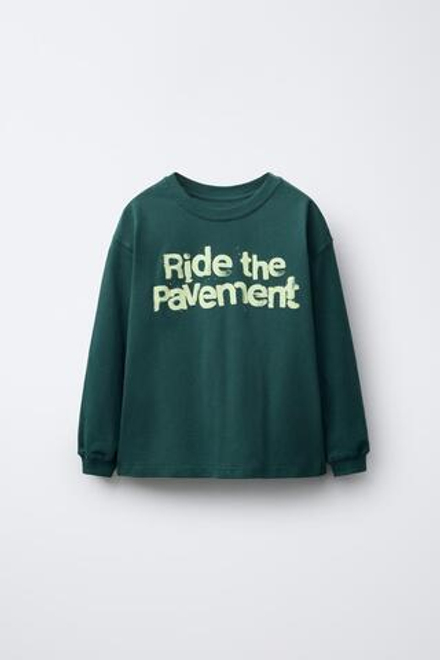 ZARA ЛОНГСЛИВ С ТЕКСТОВЫМ ПРИНТОМ, ЗЕЛЕНЫЙ