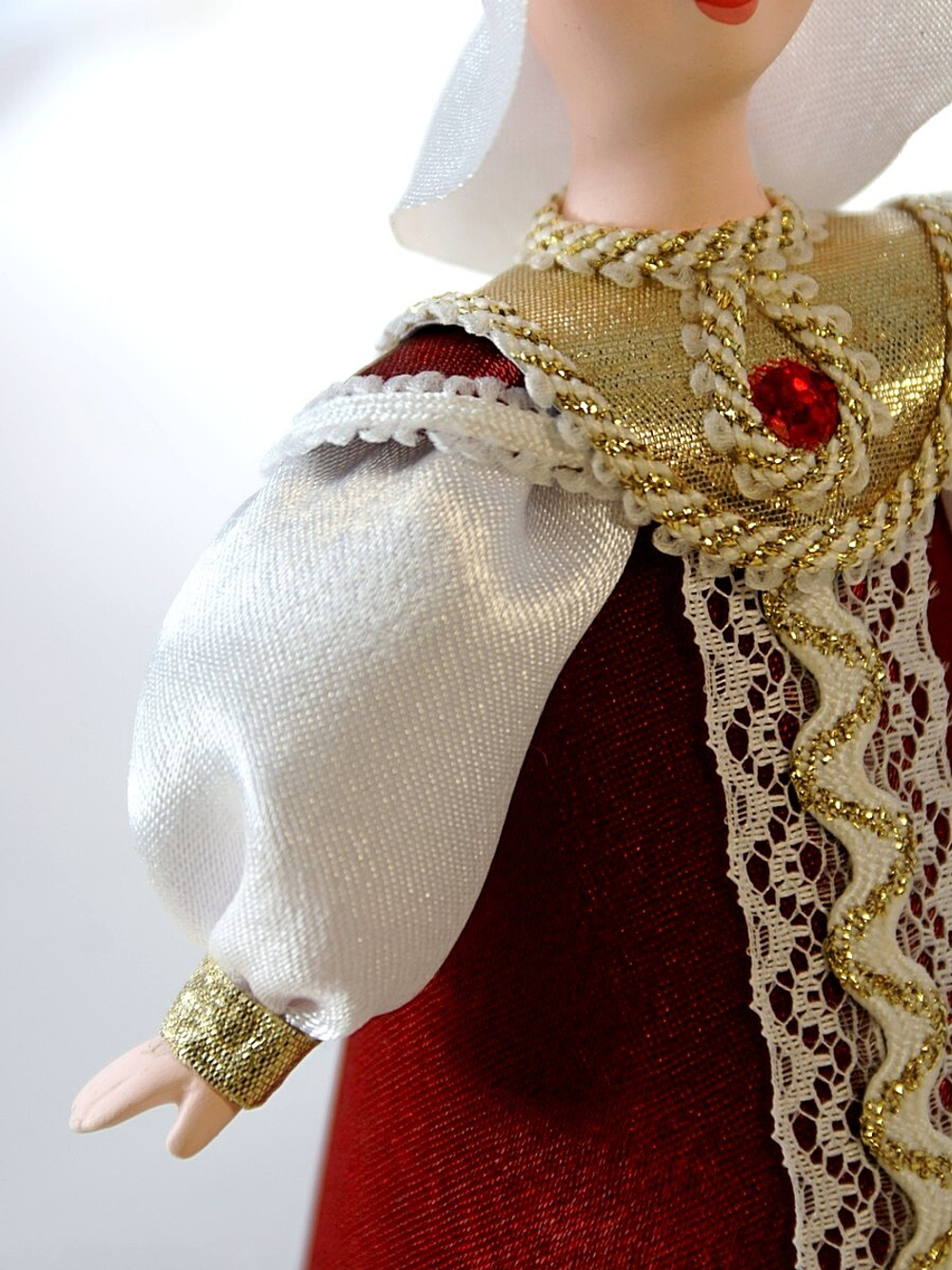 Кукла сувенирная фарфоровая Княгиня