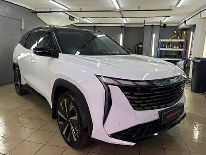 GEELY ATLAS полиуретановой пленкой CARBINS с жёстким топом, специально разработанным для белых автомобилей