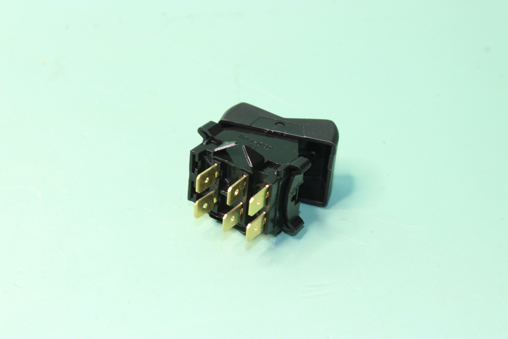 Переключатель-клавиша фонарей габаритных