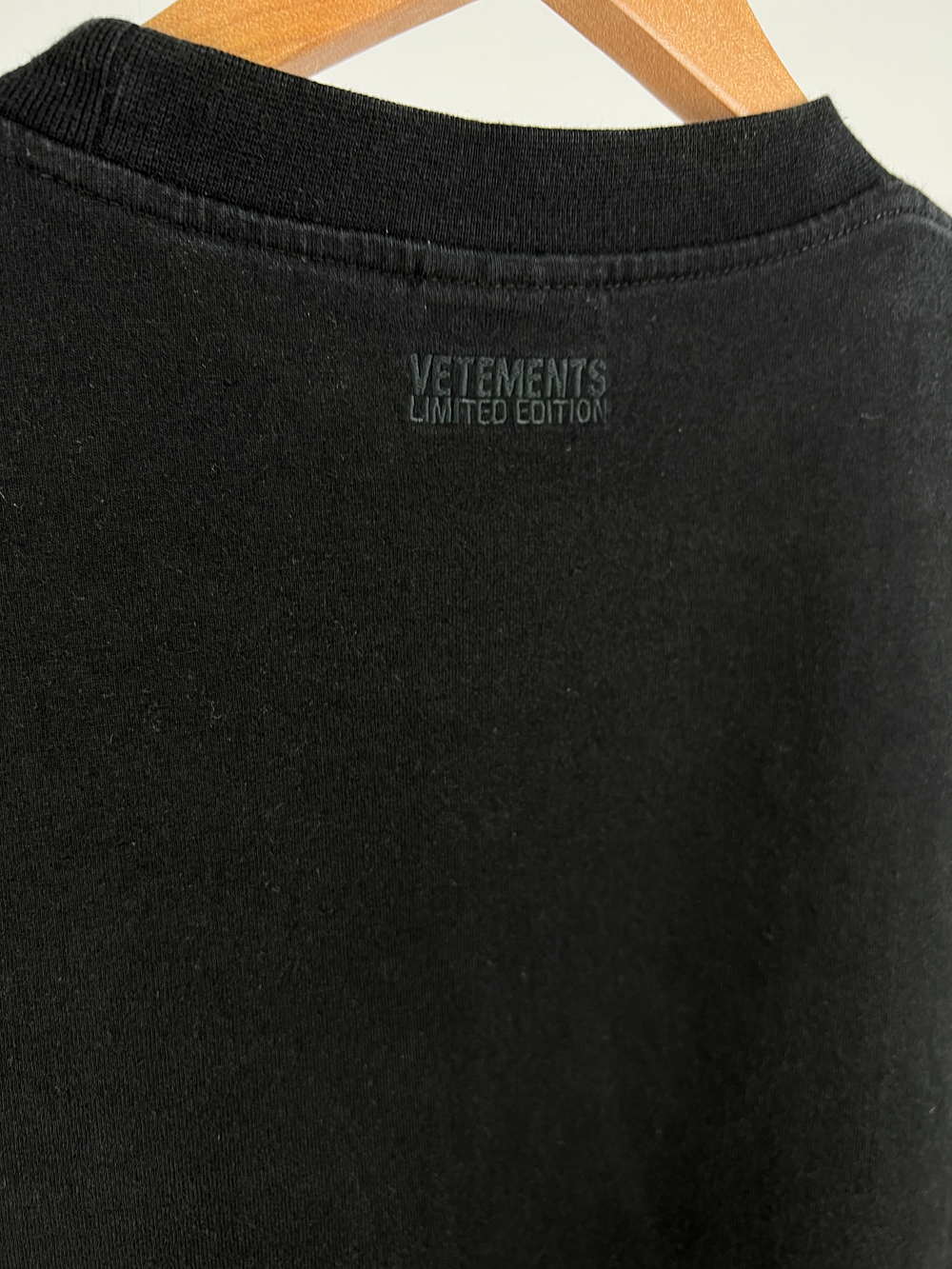 Футболка Vetements