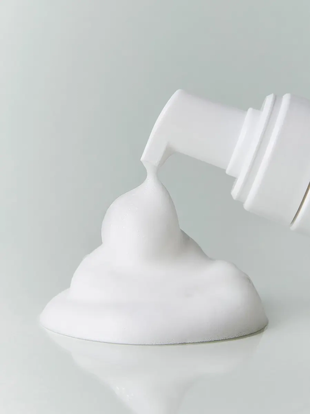 Arocell Гипоаллергенная очищающая пенка с экстрактом полыни Mugwort Whipped Cleanser 150 мл