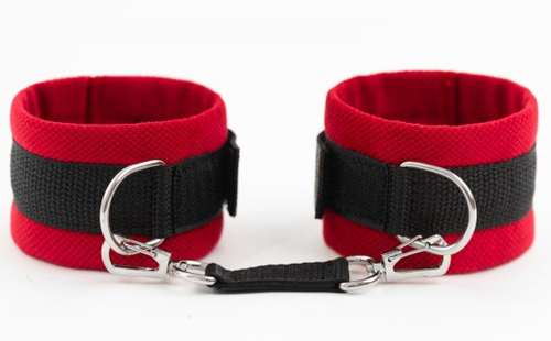 Красно-черные оковы My rules на сцепке