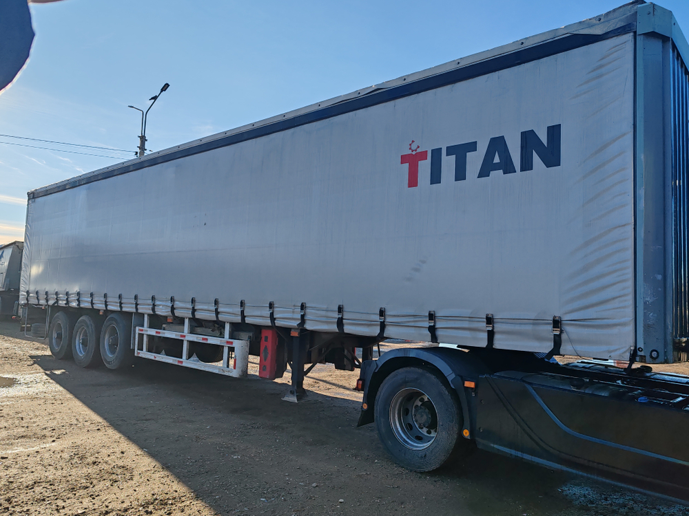 TITAN LC9411* Полуприцеп шторный LC9411XXY