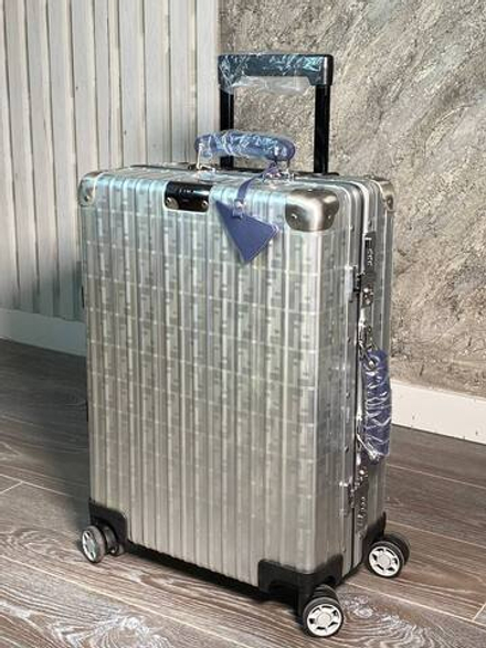 Чемодан Rimowa