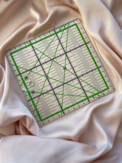 Линейка Пэчворк зеленая 15х15 см