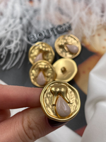 Пуговицы Скиап. "Зуб со светло-розовой эмалью", матовое золото