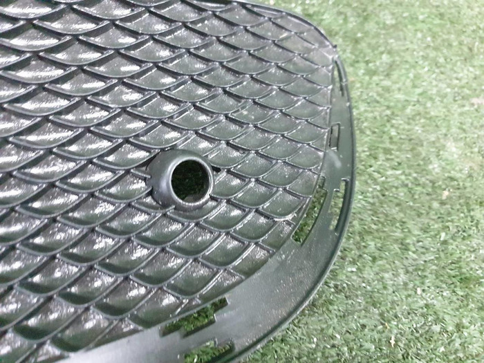 Решетка переднего бампера правая Mercedes E W213 (2016-2021)