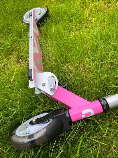 Складной двухколёсный самокат со светящимися колёсами и платформой Micar Flash 145 белый