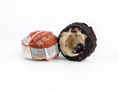 0210к Чай прессованный черный "Пуэр Шу Цзюй Хуа " (сяо то) с белой хризантемой