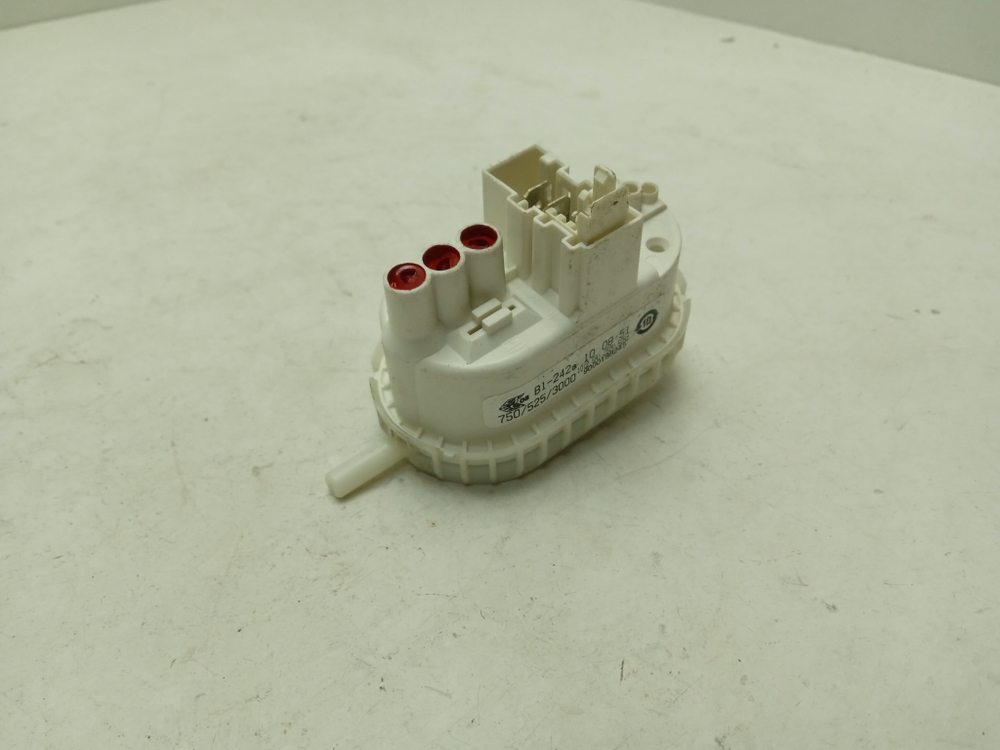 WLX20370CE кт161 Датчик уровня воды для стиральной машины Bosch 9000188245 б/у