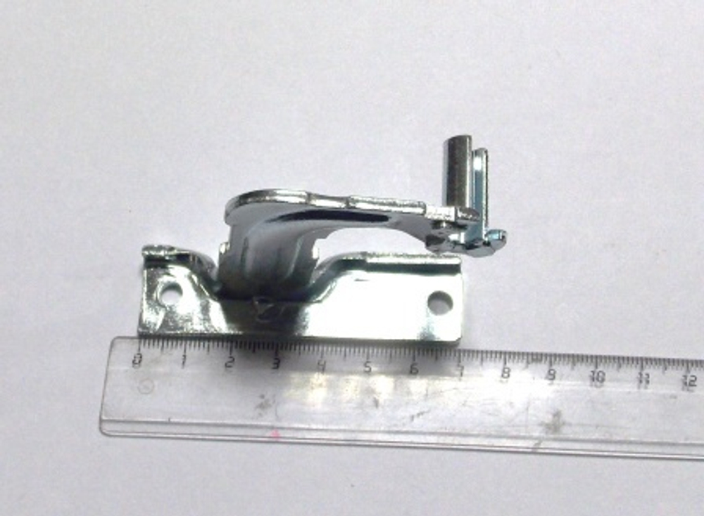 Петля дверки холодильника БЕКО 4350610200