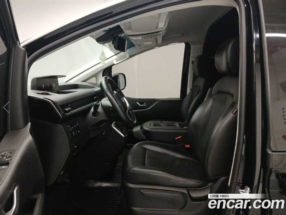 Hyundai Staria Cargo 3-х местный (03.2022)