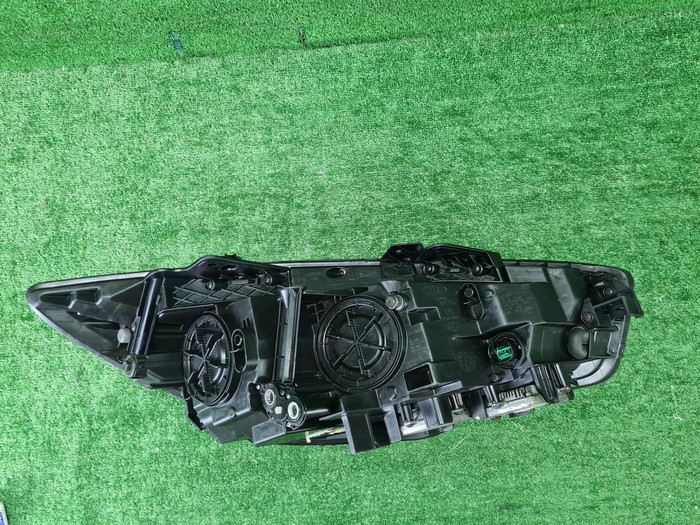 Фара левая Kia Quoris (2012-2018) LED