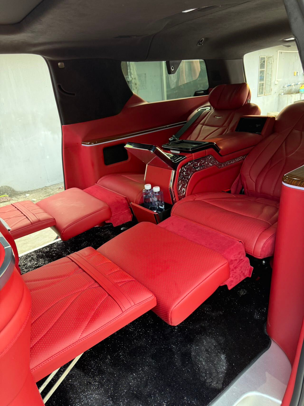 Капитанские сиденья с перегородкой для Cadillac Escalade V Кадилак 2021-2024+ Кресла Сидения VIP