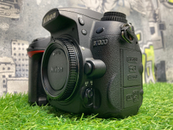 Nikon D7000 4600 кадров ( С дефектом)