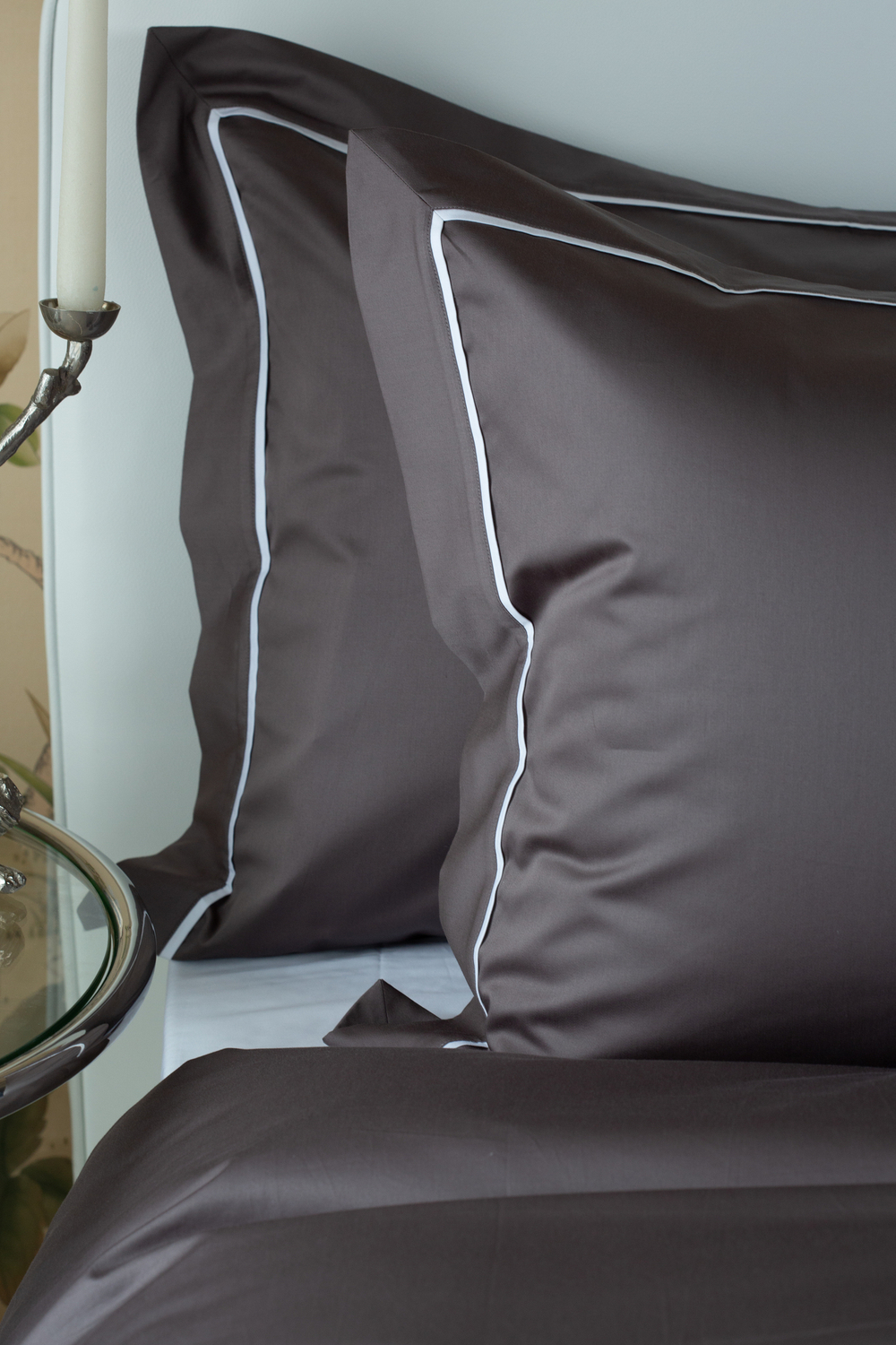 Постельное белье cемейное Сlaire&Caroll George темно-серое с белым кантом