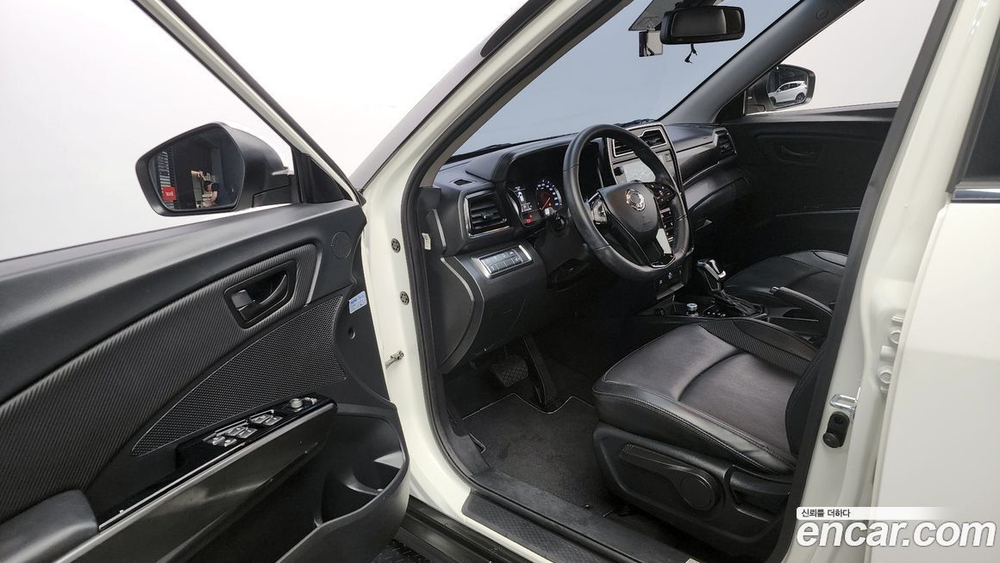 KG Mobility (Ssangyong) Very New Tivoli Дизель 1.6 2WD (04.2020)