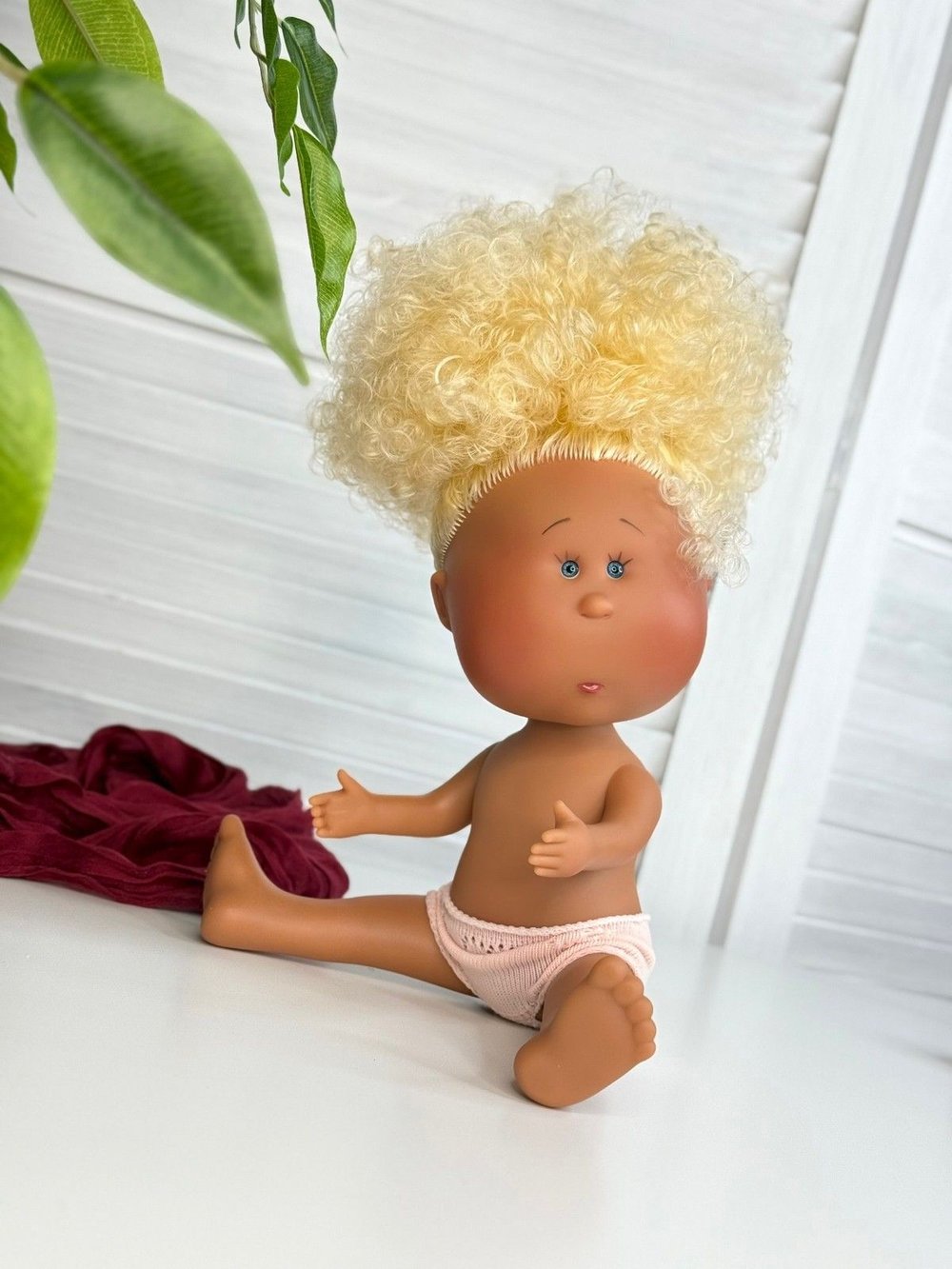 Кукла Nines виниловая 30см MIA LATINA без одежды (3000WL8A1)