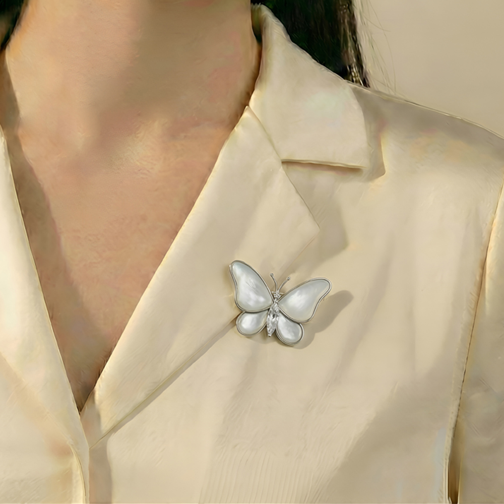 Брошь Fiore Luna Бабочка Zircon + natural shell XR06424F S