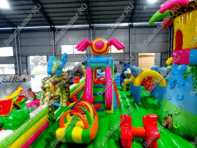 Коммерческий надувной батут "Хамелеон и динозавры" 20*10*7 м