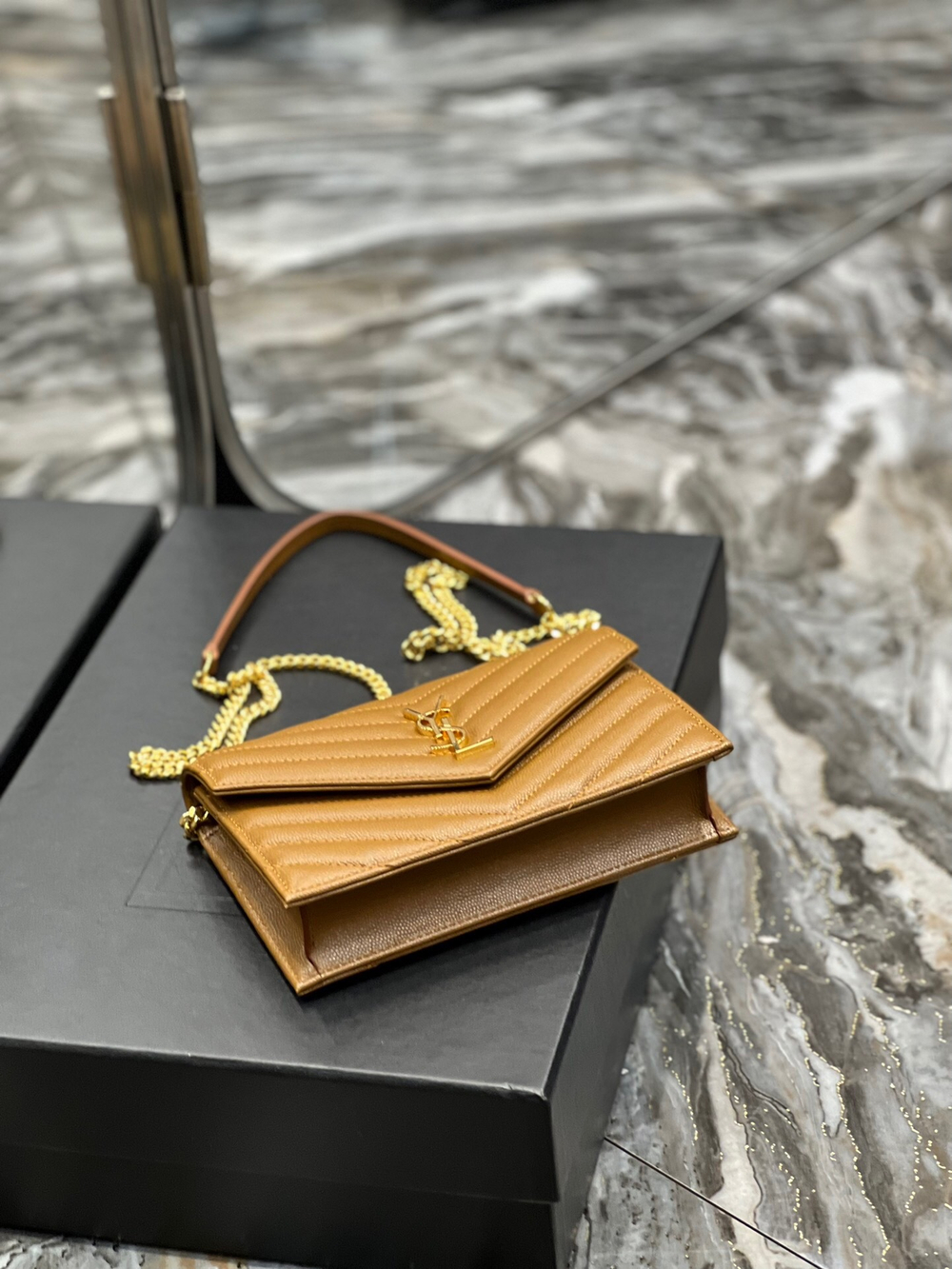 Saint Laurent WOC 19 cm