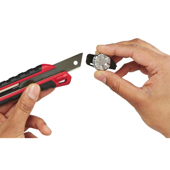 Нож Milwaukee для картона 18мм арт. 48221961 купить в Москве и Московской области по низкой цене с доставкой по России — (5) Нож Milwaukee для картона 18мм арт. 48221961 — (5)