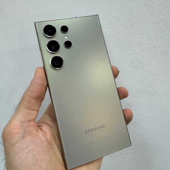 Samsung Galaxy S24 Ultra 12\256G (полный комплект)