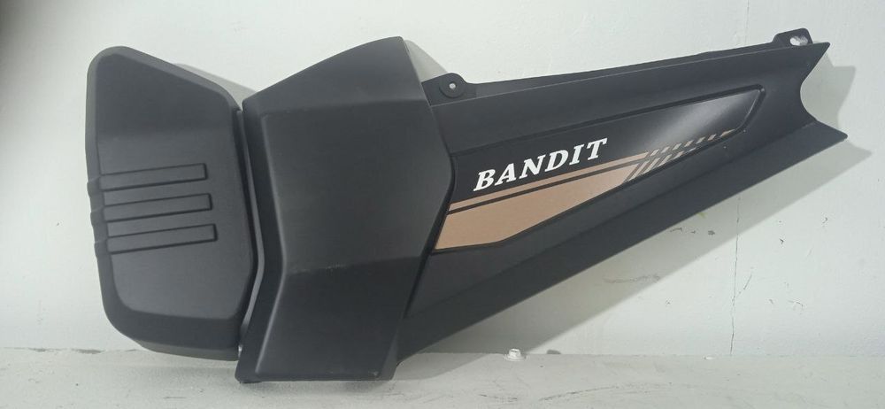 Пластик боковой передний левый мотоцикл BANDIT XV250-A