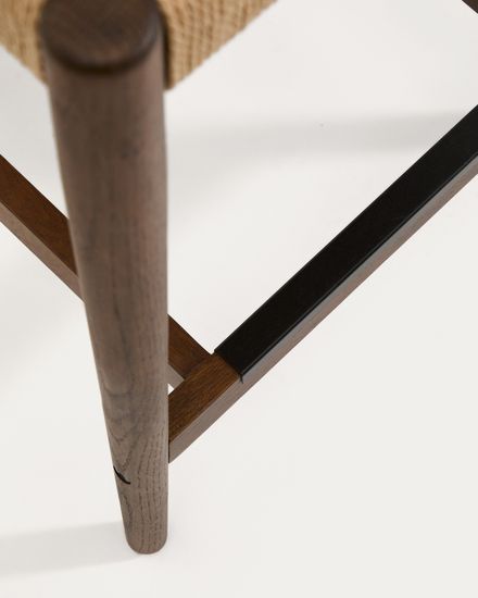 Полубарный стул Analy из массива дуба в отделке орех и веревочным сиденьем 65 см