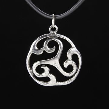 Кулон Кельтское трискеле