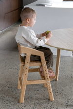 Растущий стул: натуральный дуб, дубовое сиденье
