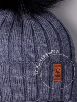 Шапка зимняя для мальчика на завязках и снуд