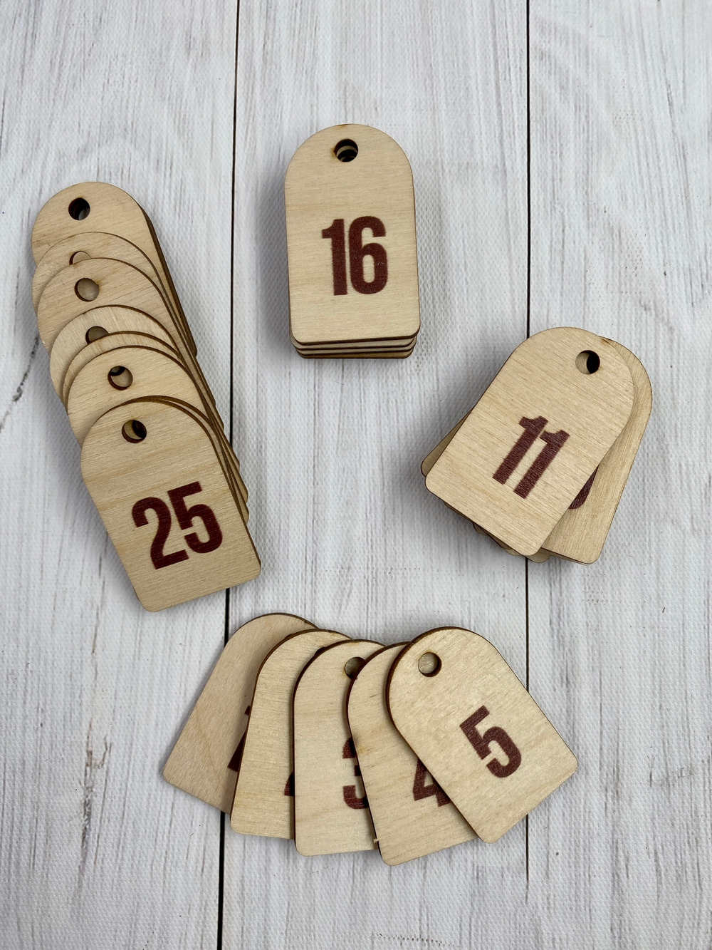 номерки из фанеры