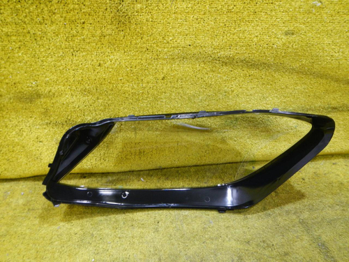 Стекло фары правое Mercedes S W222 (2017-2020)