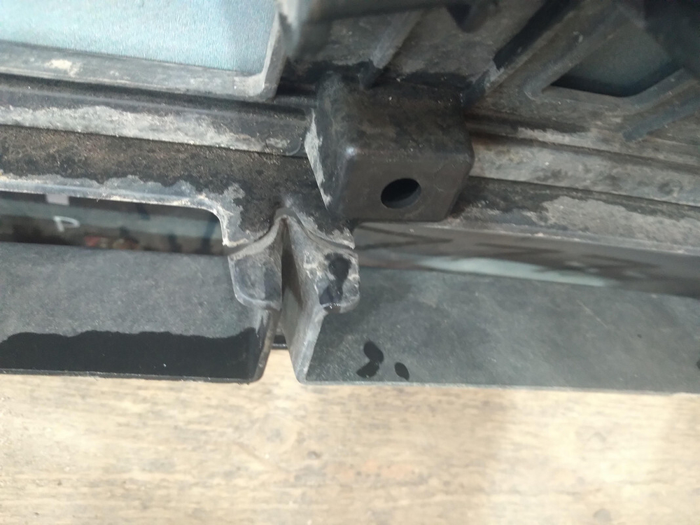 Решетка бампера Kia Sportage 3 (SL) 14-16 Б/У Оригинал 865613u000