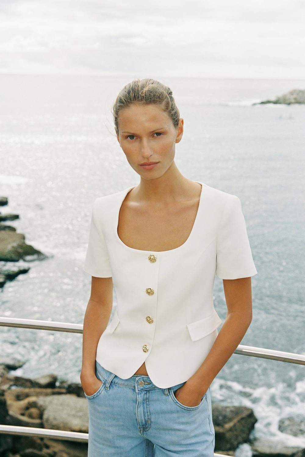 ZARA БЛЕЙЗЕР С КВАДРАТНЫМ ВЫРЕЗОМ И КОРОТКИМИ РУКАВАМИ, ЭКРЮ