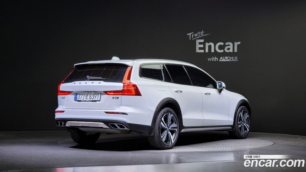 Volvo V60 Cross Country 2 Generation B5 Pro AWD (04.2021)