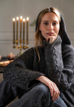 Описание по вязанию худи спицами "Svarta"