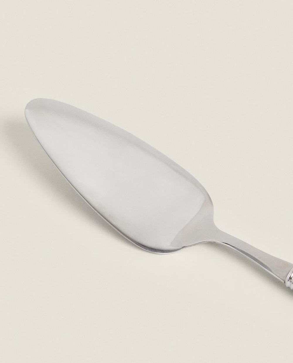 ZARA HOME ЛОПАТКА ДЛЯ ТОРТА ИЗ НЕРЖАВЕЮЩЕЙ СТАЛИ, КРЕМОВЫЙ