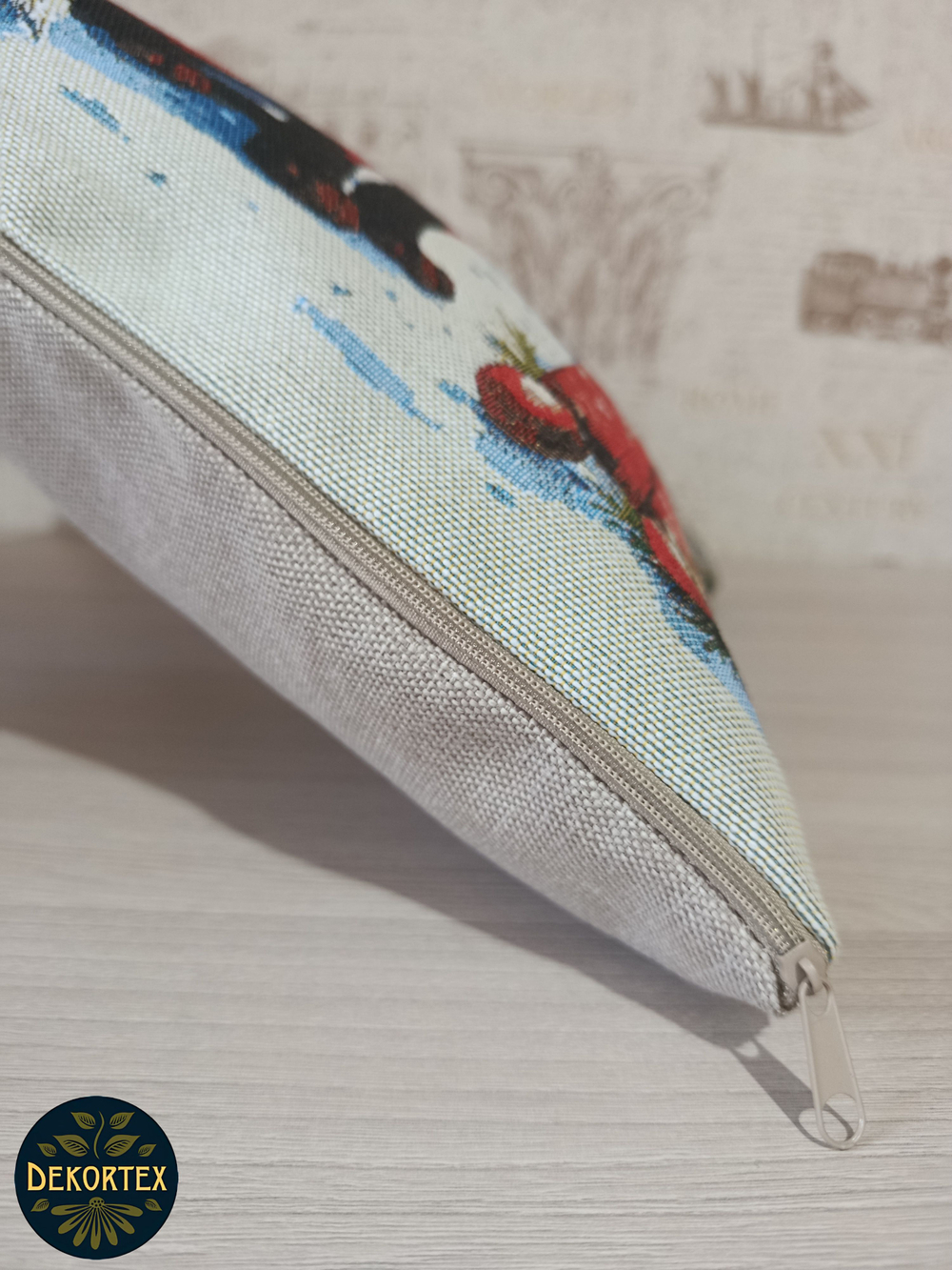 Декоративный гобеленовый чехол для интерьерной подушки Братец лис 38*38