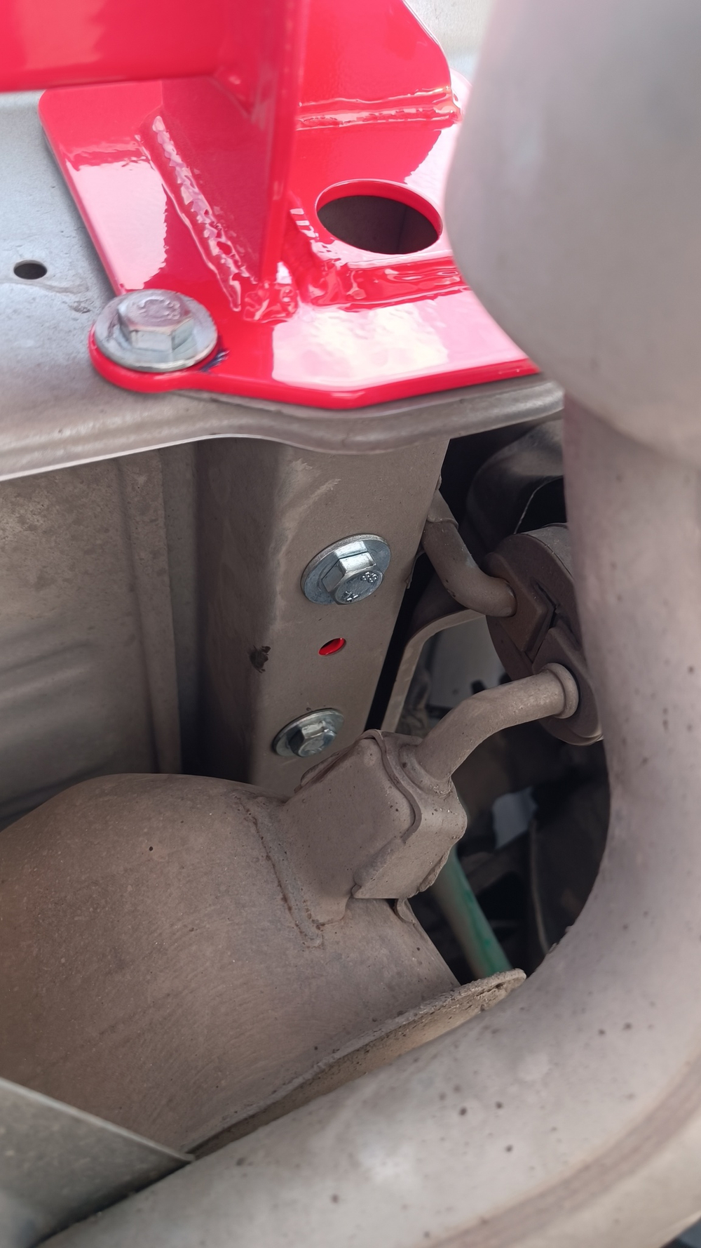 Распорка задняя в бампер Suzuki Swift 5 (ZC33S)