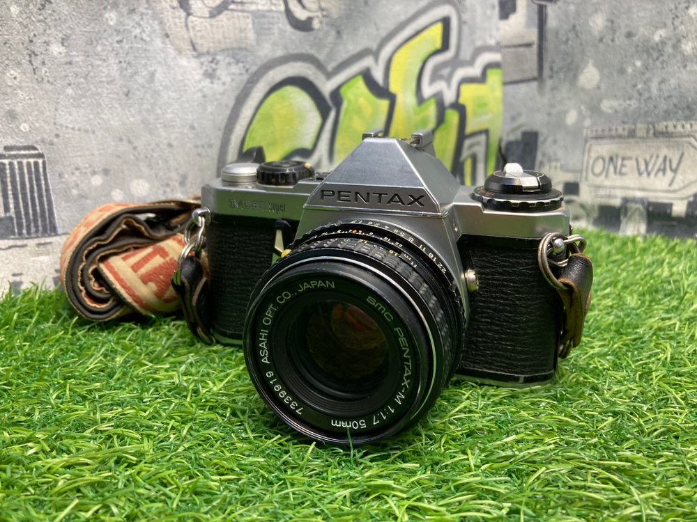 Pentax ME Super + Pentax 50mm 1.7